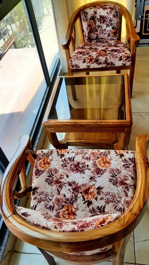 Hotel Hollywood Zirakpur エクステリア 写真