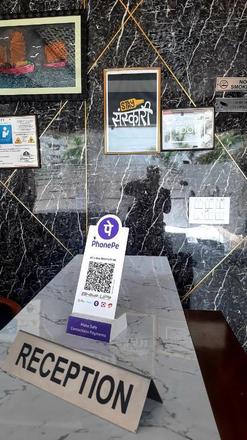 Hotel Hollywood Zirakpur エクステリア 写真