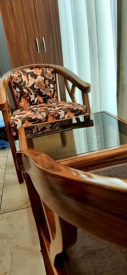 Hotel Hollywood Zirakpur エクステリア 写真