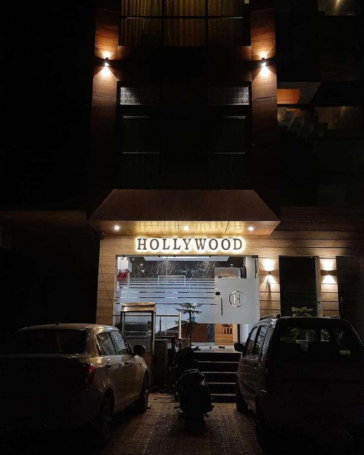 Hotel Hollywood Zirakpur エクステリア 写真